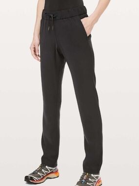 Lululemon On The Fly Pant *Woven 31" Black EUC